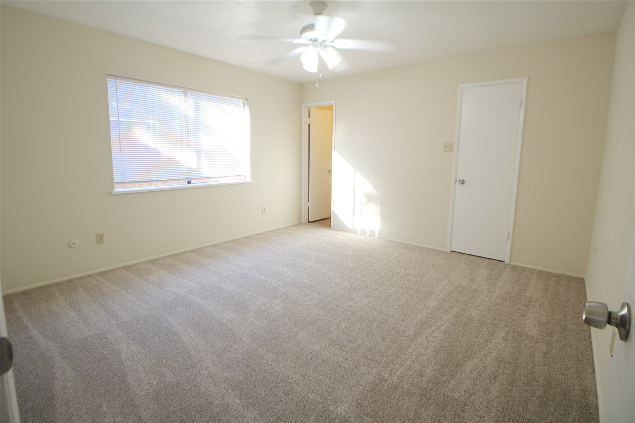 5327 Karenbeth Drive Drive Property Photo 9