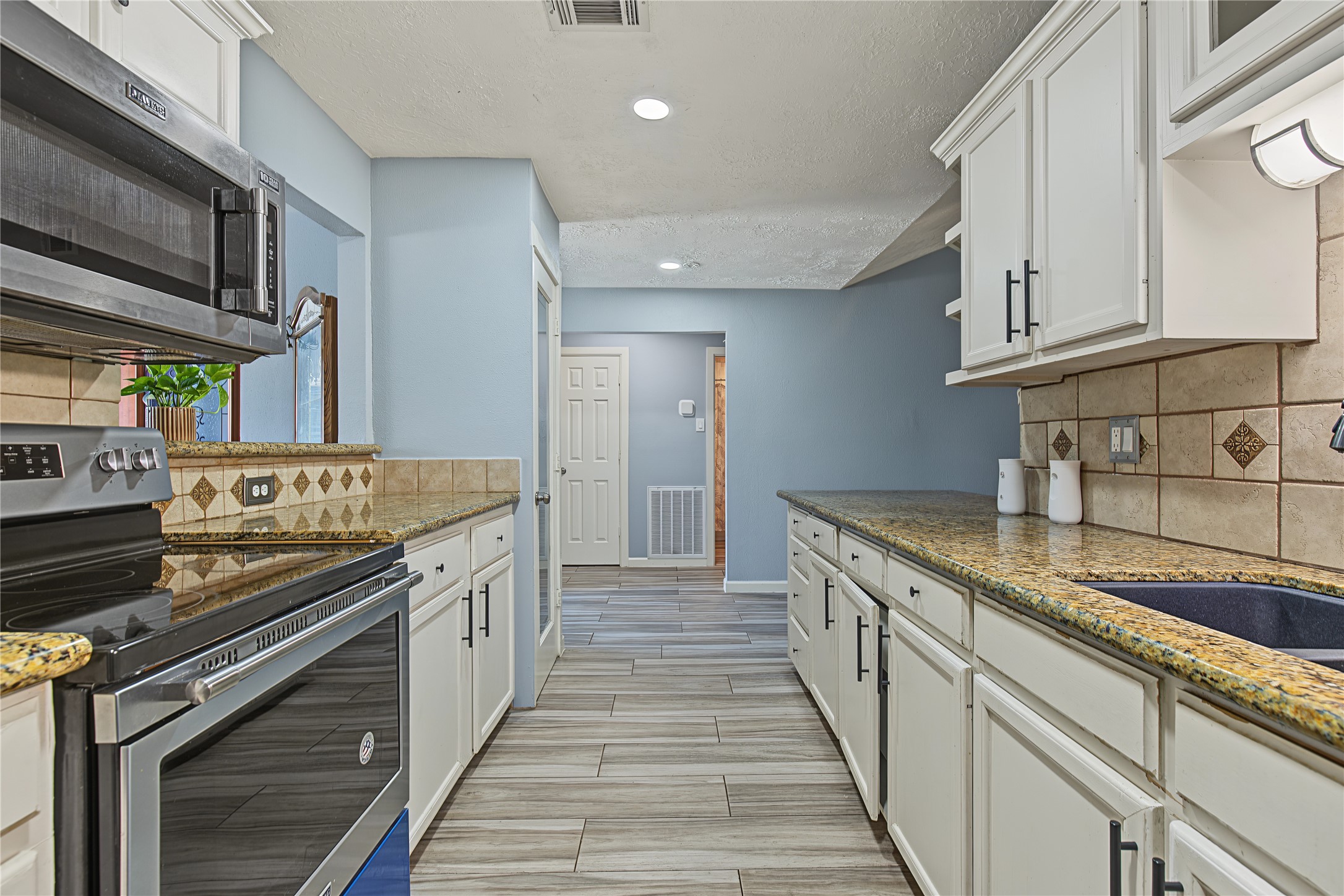 12802 Enchanted Path Drive Property Photo 9