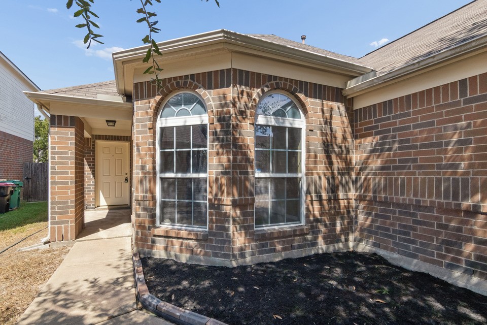 14703 Keystone Green Drive Property Photo 4