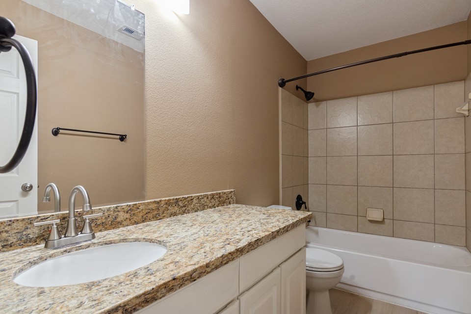 14703 Keystone Green Drive Property Photo 16