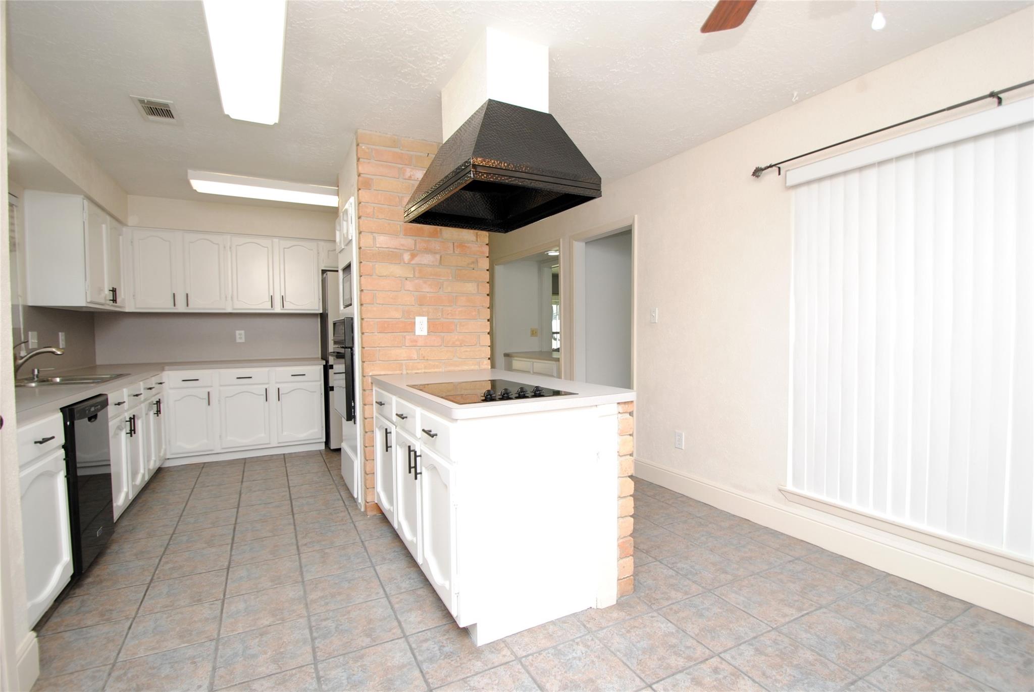 12502 Aste Lane Property Photo 12
