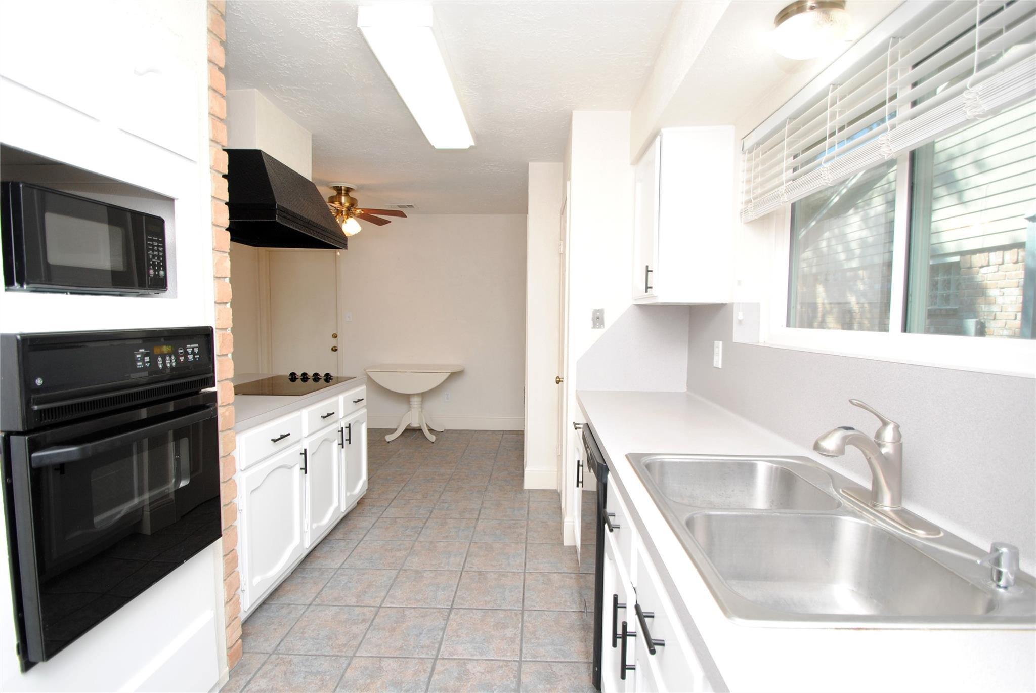 12502 Aste Lane Property Photo 17