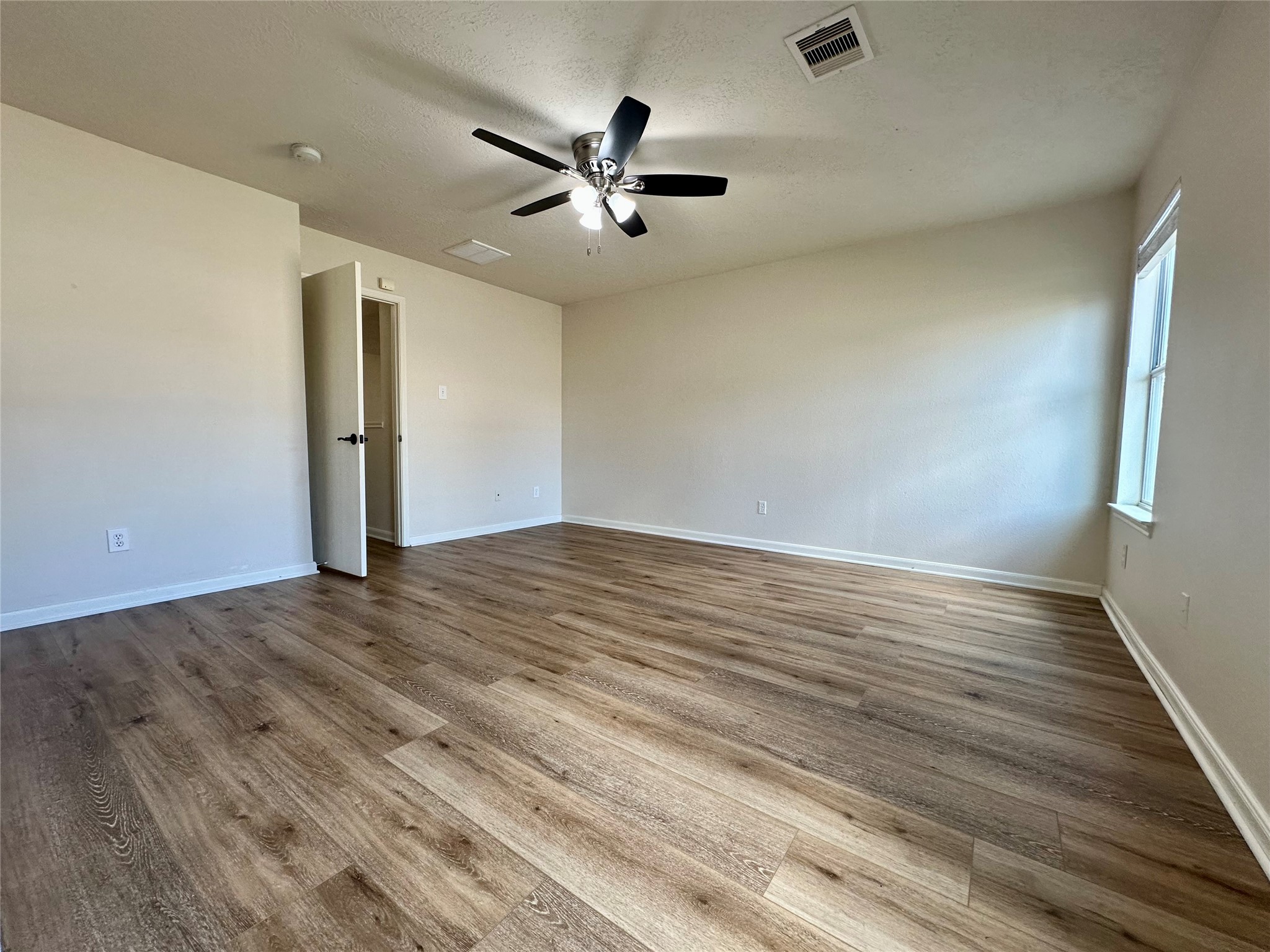 20515 Hillsdale Park Drive Property Photo 7