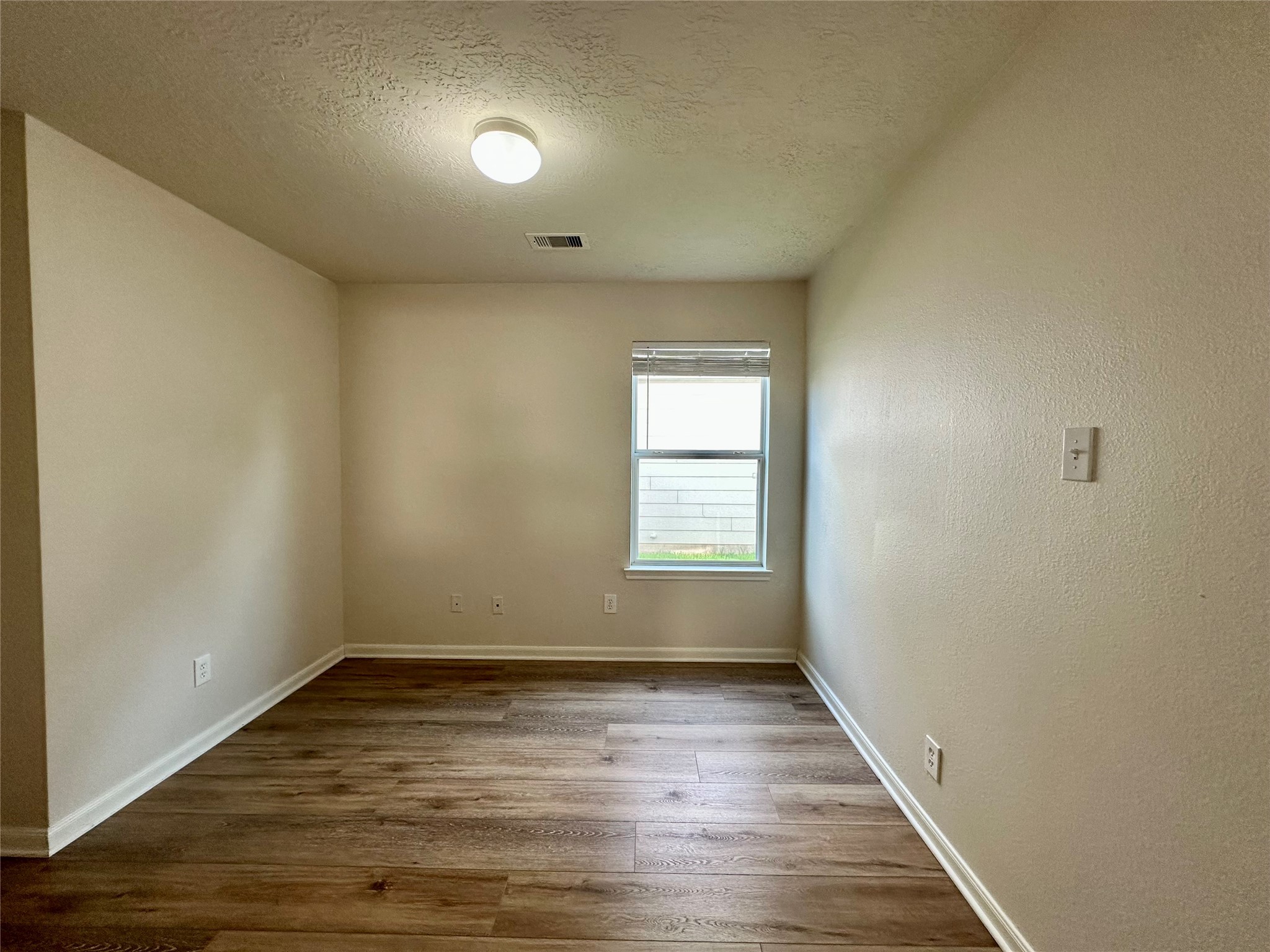 20515 Hillsdale Park Drive Property Photo 14