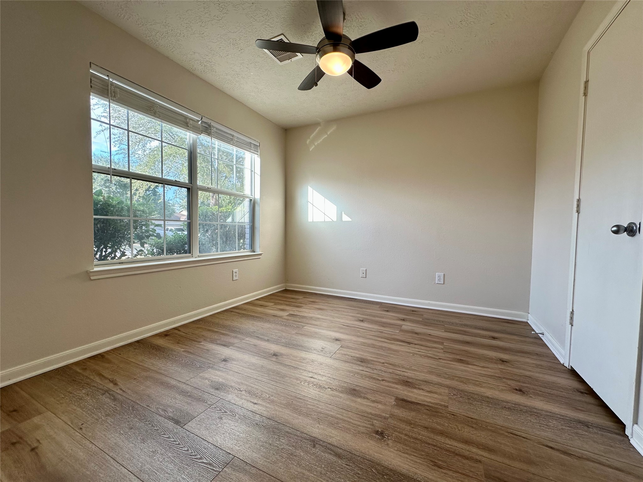 20515 Hillsdale Park Drive Property Photo 19