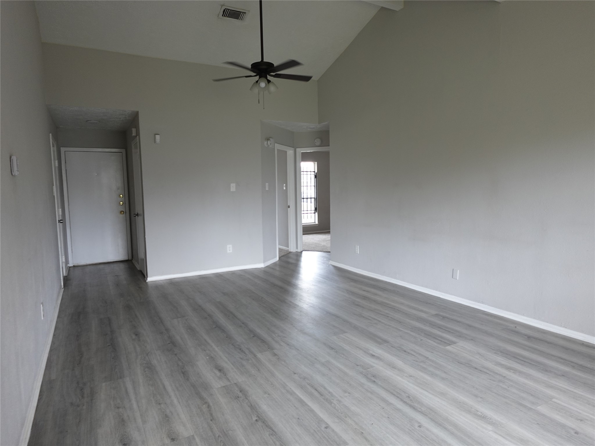 10811 Thorncliff Drive Property Photo 2