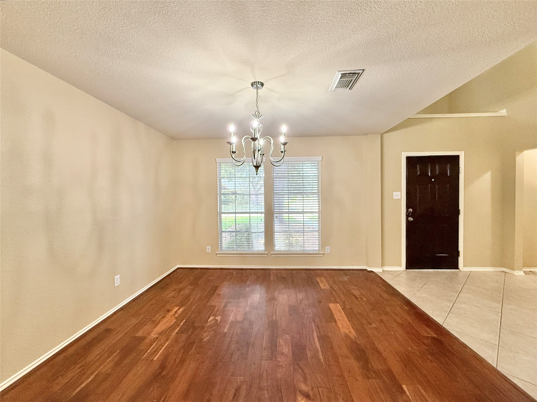 1810 Katlyn Lane Property Photo 5
