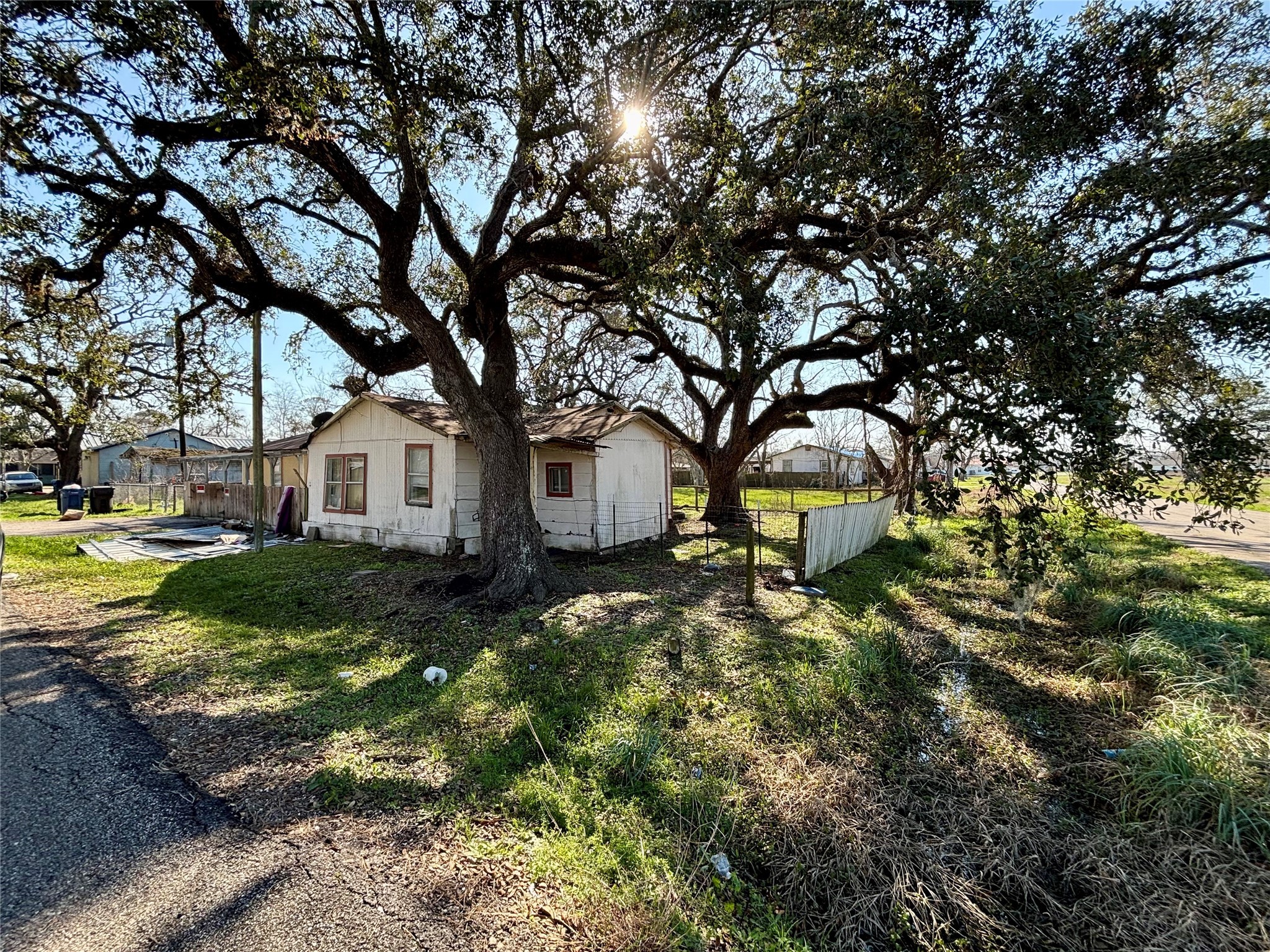 306 Oak Street Property Photo 1