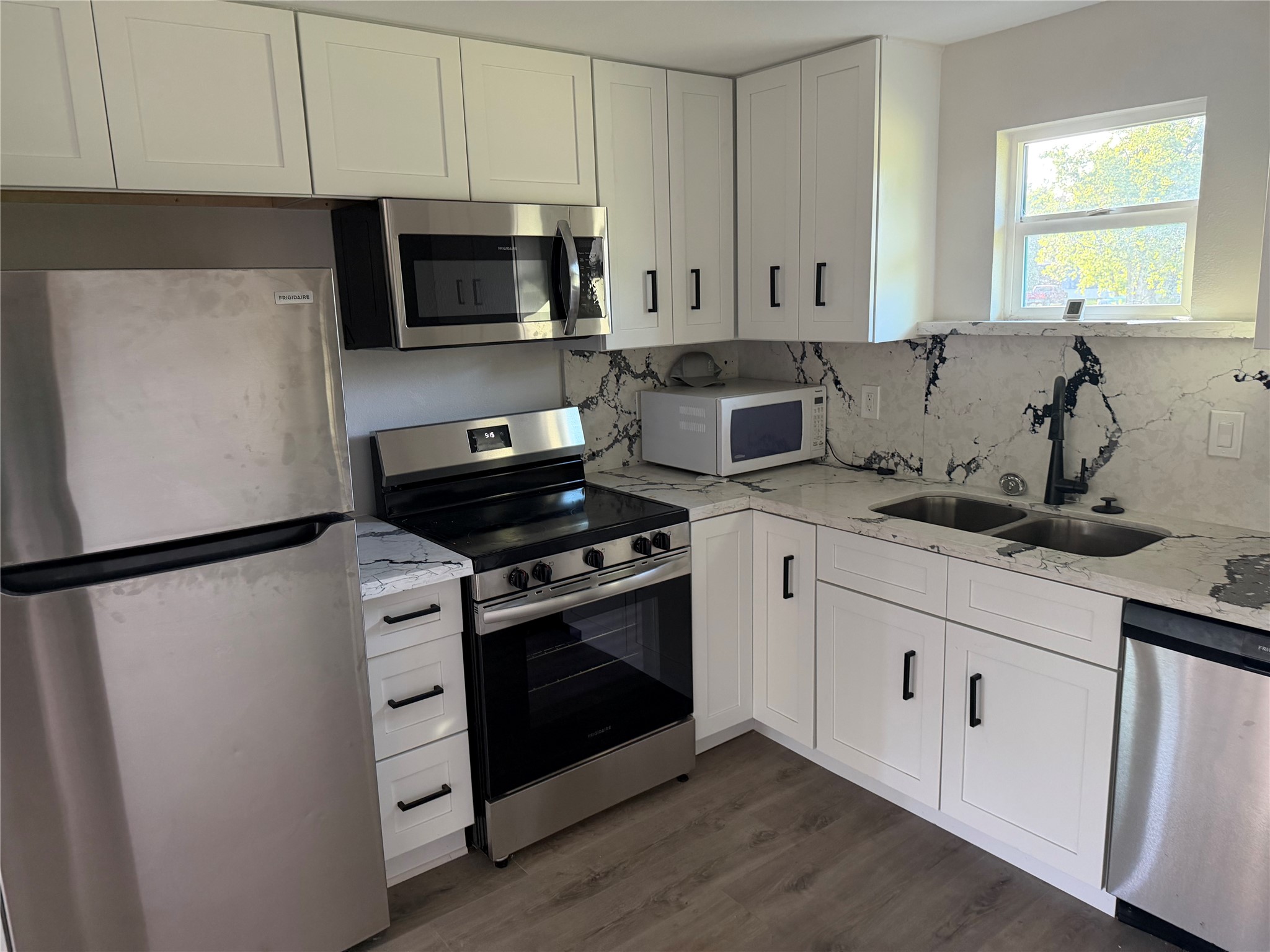 28316 E Hardy Road Property Photo 5