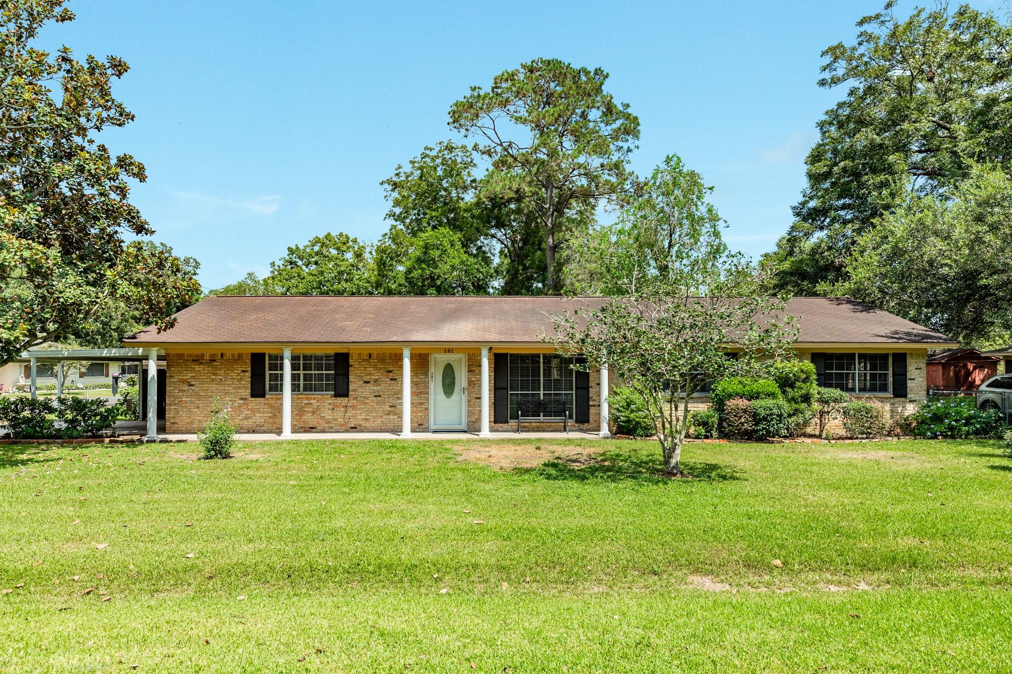 101 Irwin Rd Road, West Columbia Tx 77486 Property Photo 1