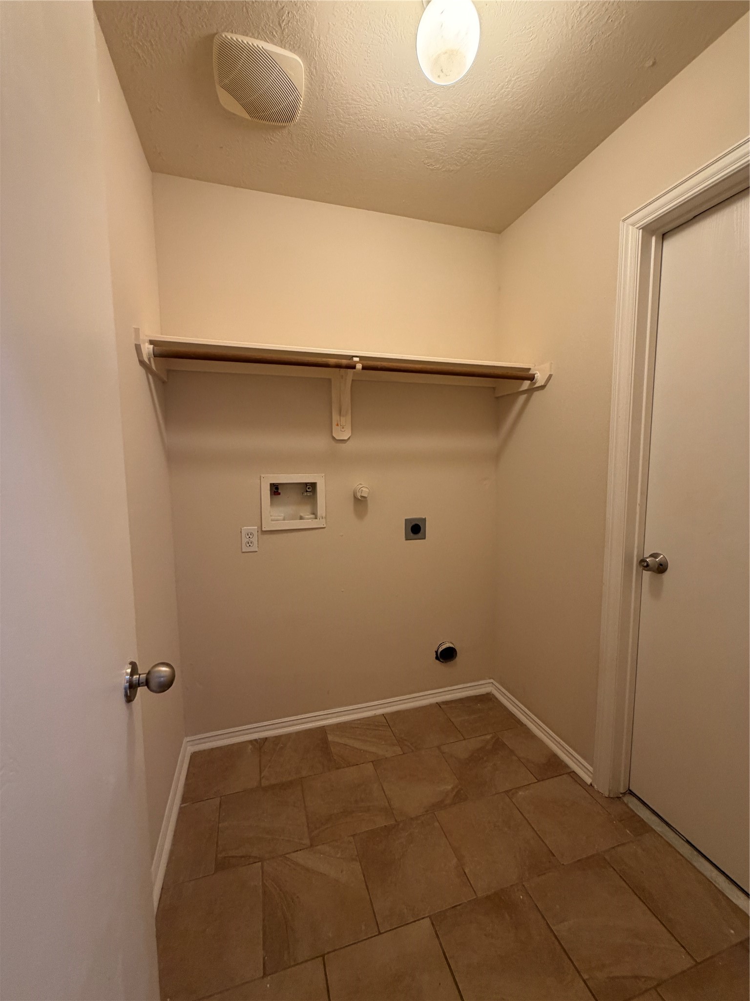 4734 Lonestone Circle Property Photo 9