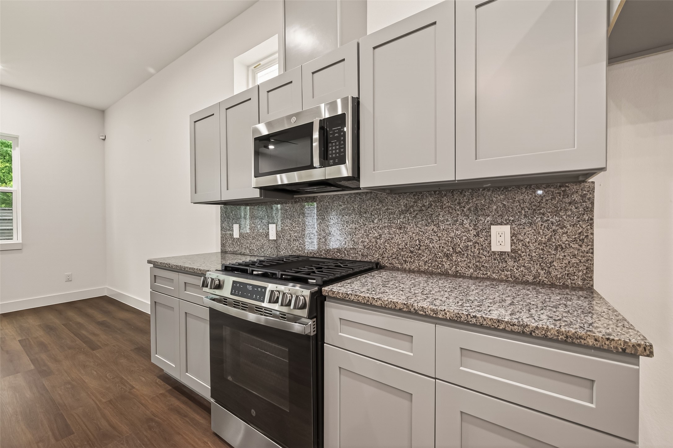 6808 Madrid Street Property Photo 13