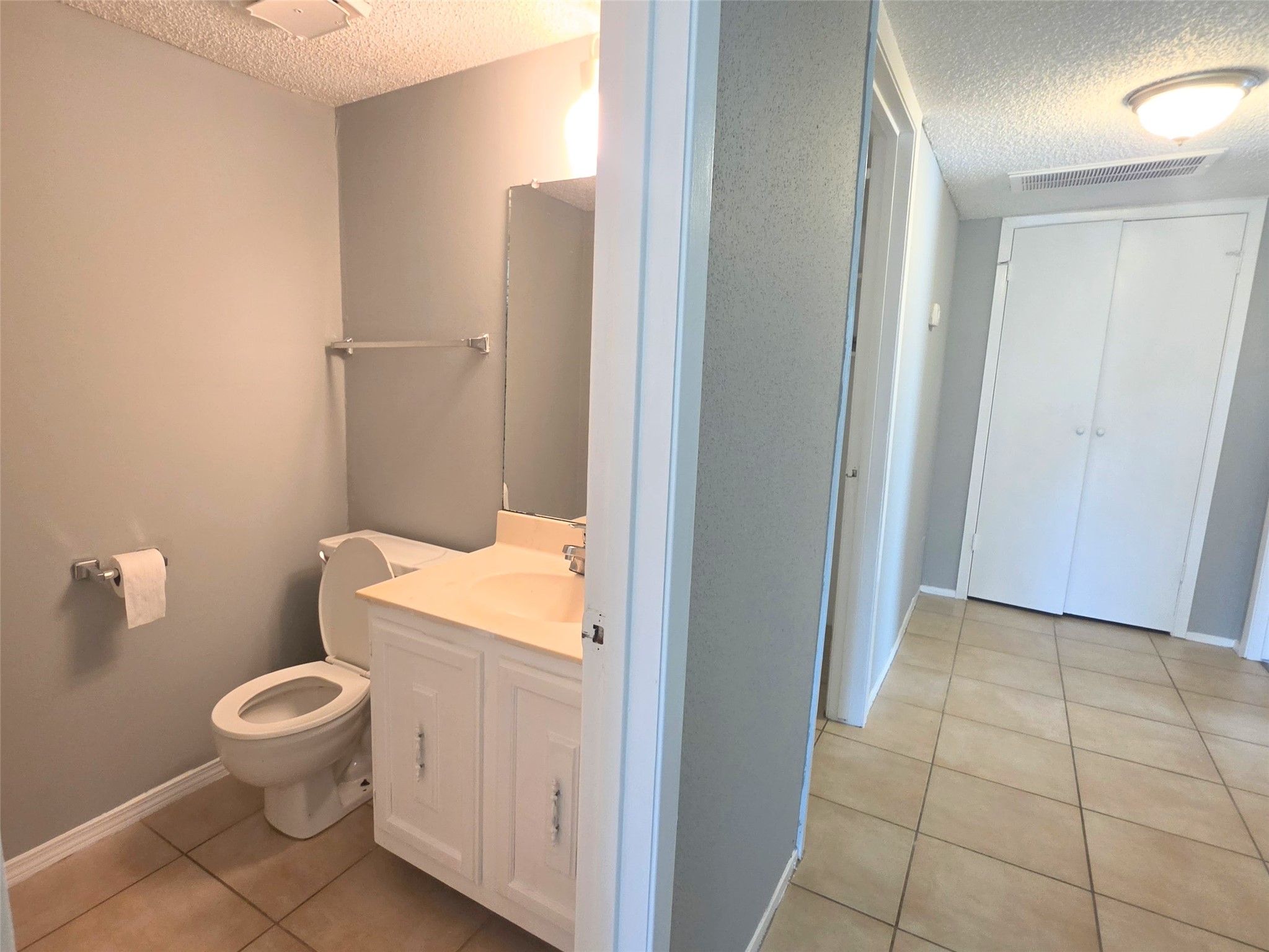 10526 Chapel Hill Drive Property Photo 7