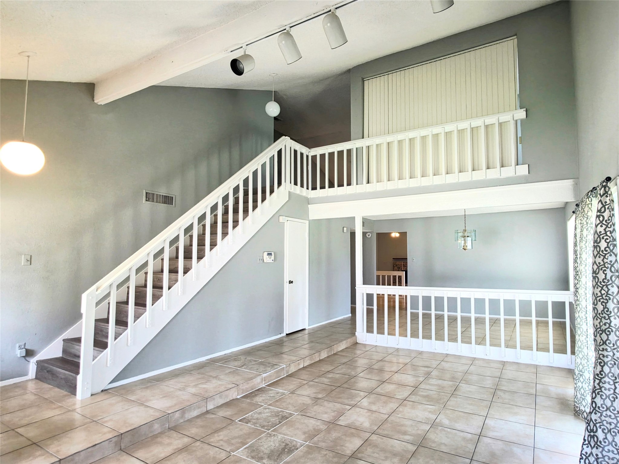 10526 Chapel Hill Drive Property Photo 9