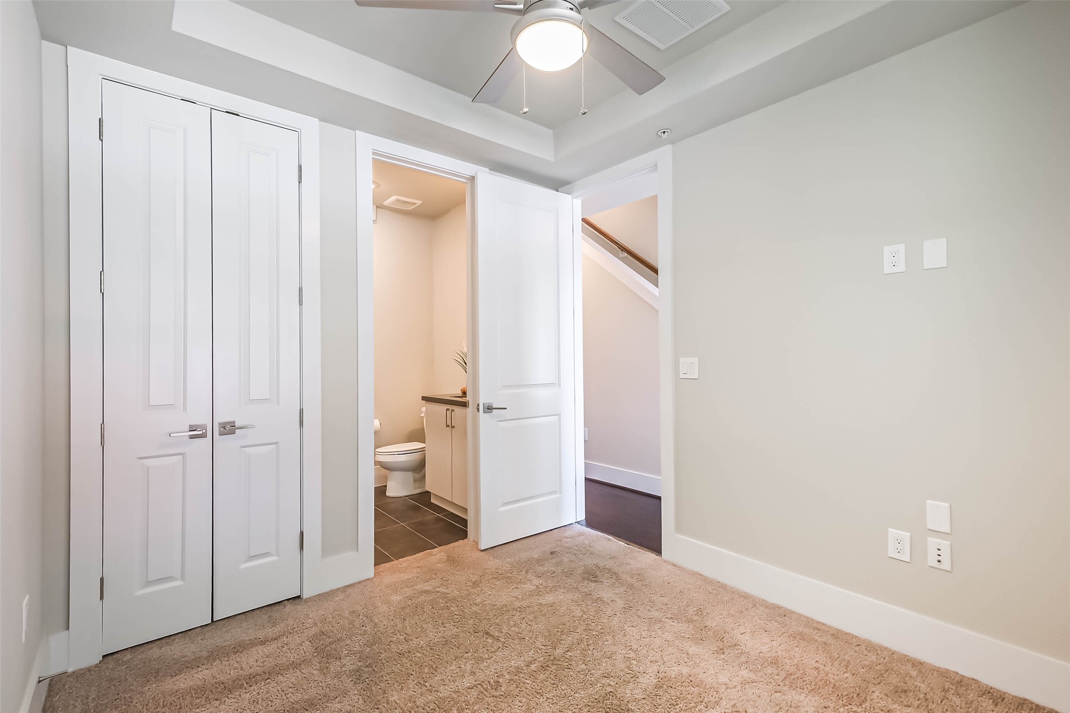 2401 Crawford Street C1b Property Photo 4