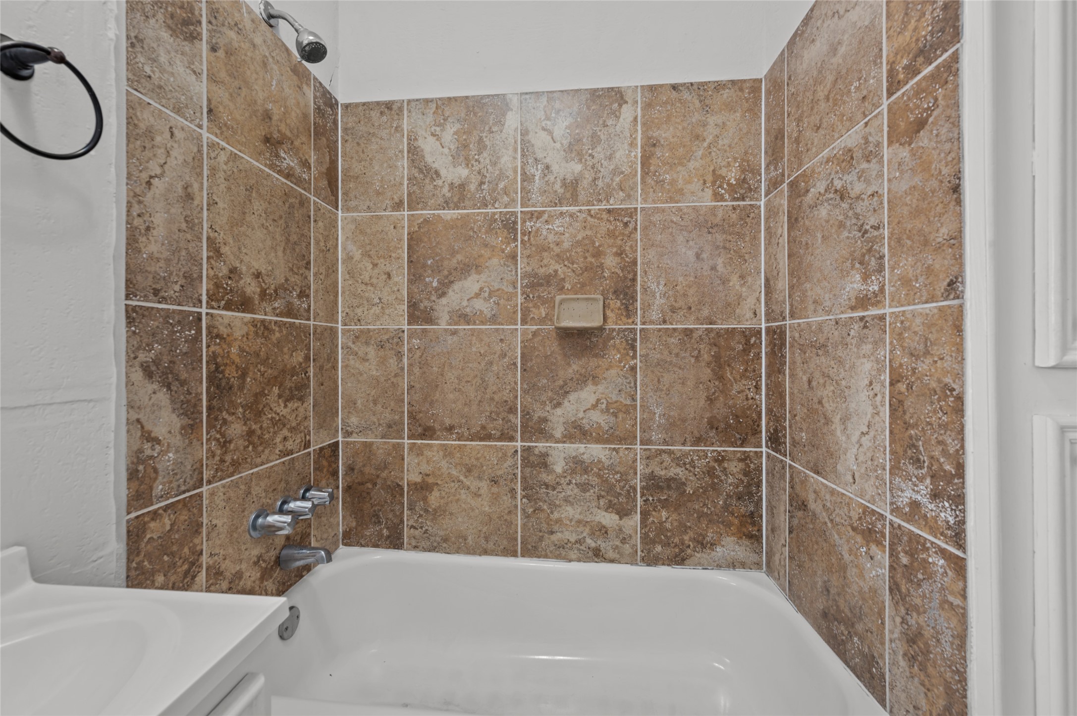 907 W Gray 2 Property Photo 2