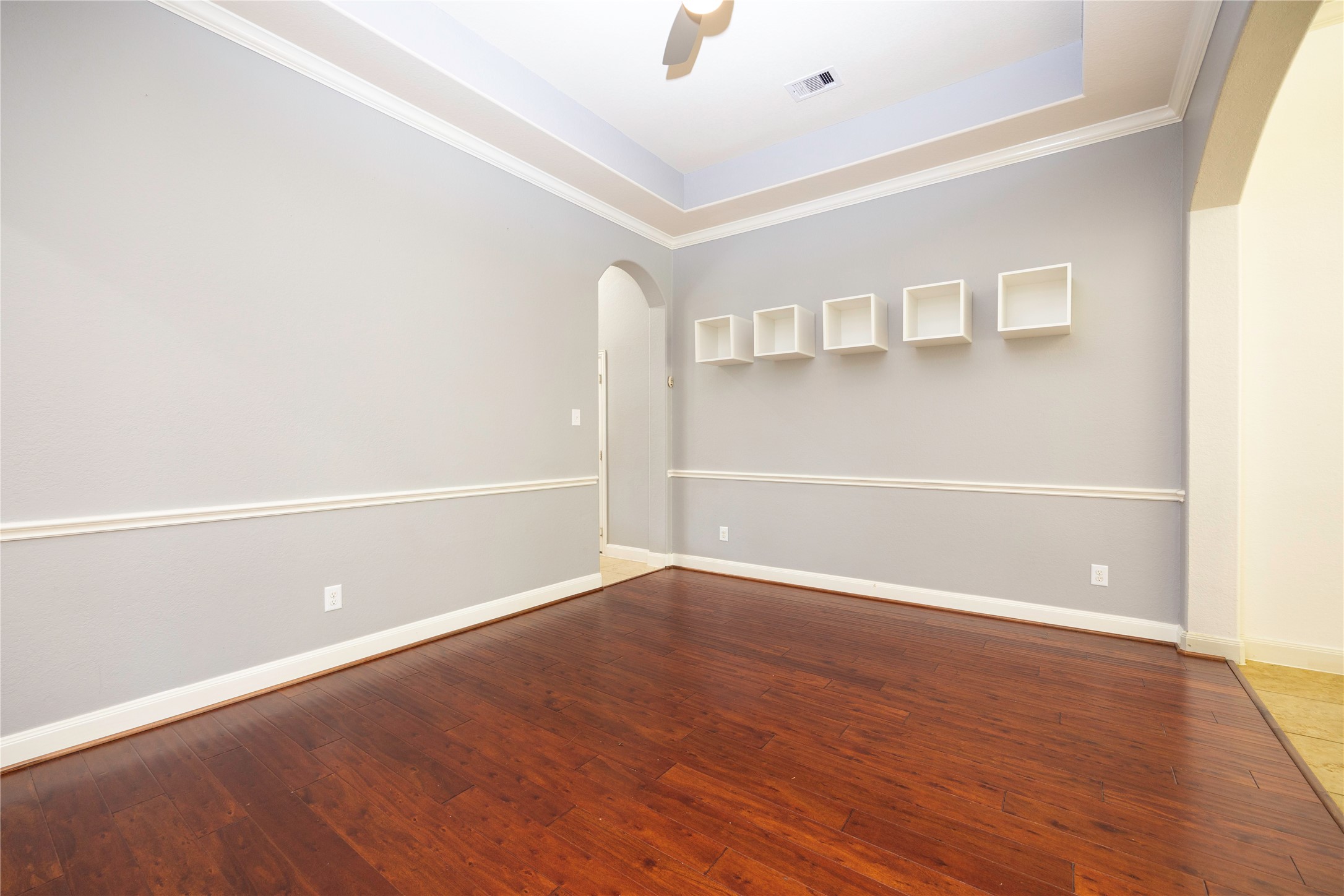 6743 Honeycrest Lane Property Photo 6