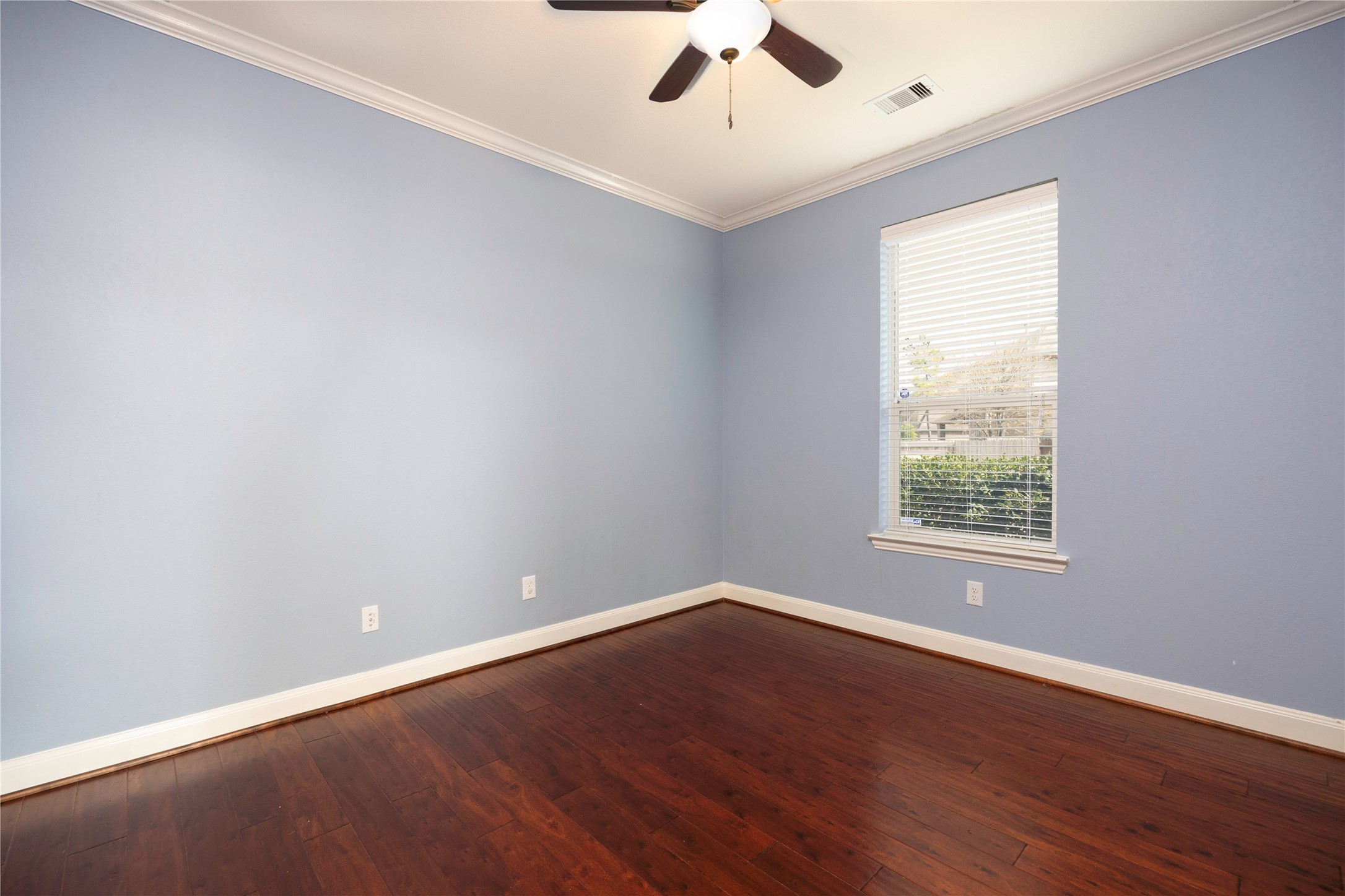 6743 Honeycrest Lane Property Photo 7