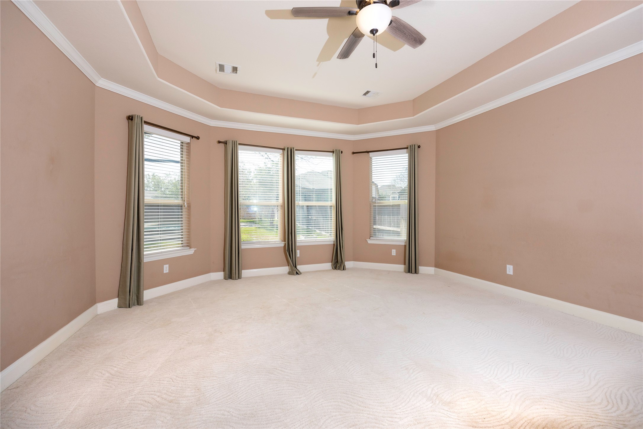6743 Honeycrest Lane Property Photo 9