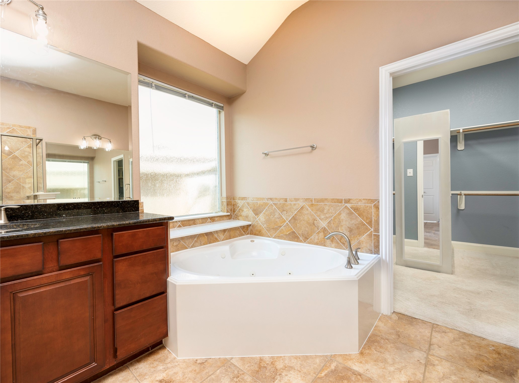 6743 Honeycrest Lane Property Photo 11
