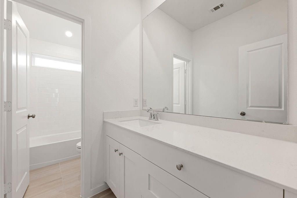 6411 Symphony Wave Dr Property Photo 31
