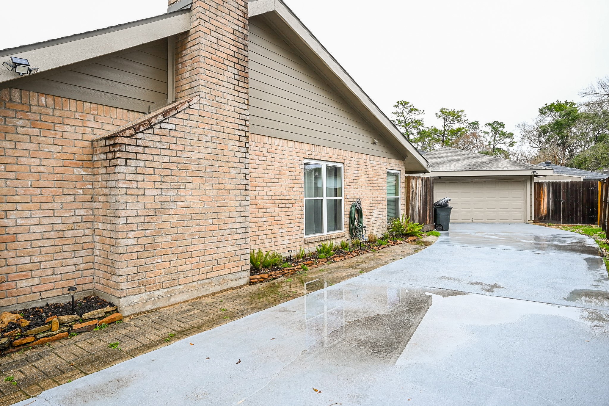 19414 Dianeshire Drive Property Photo 3