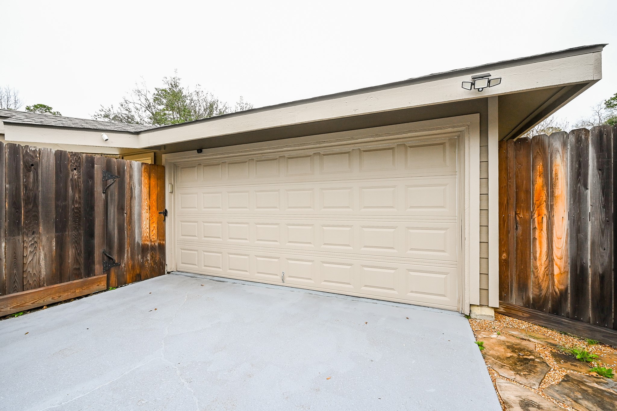 19414 Dianeshire Drive Property Photo 6