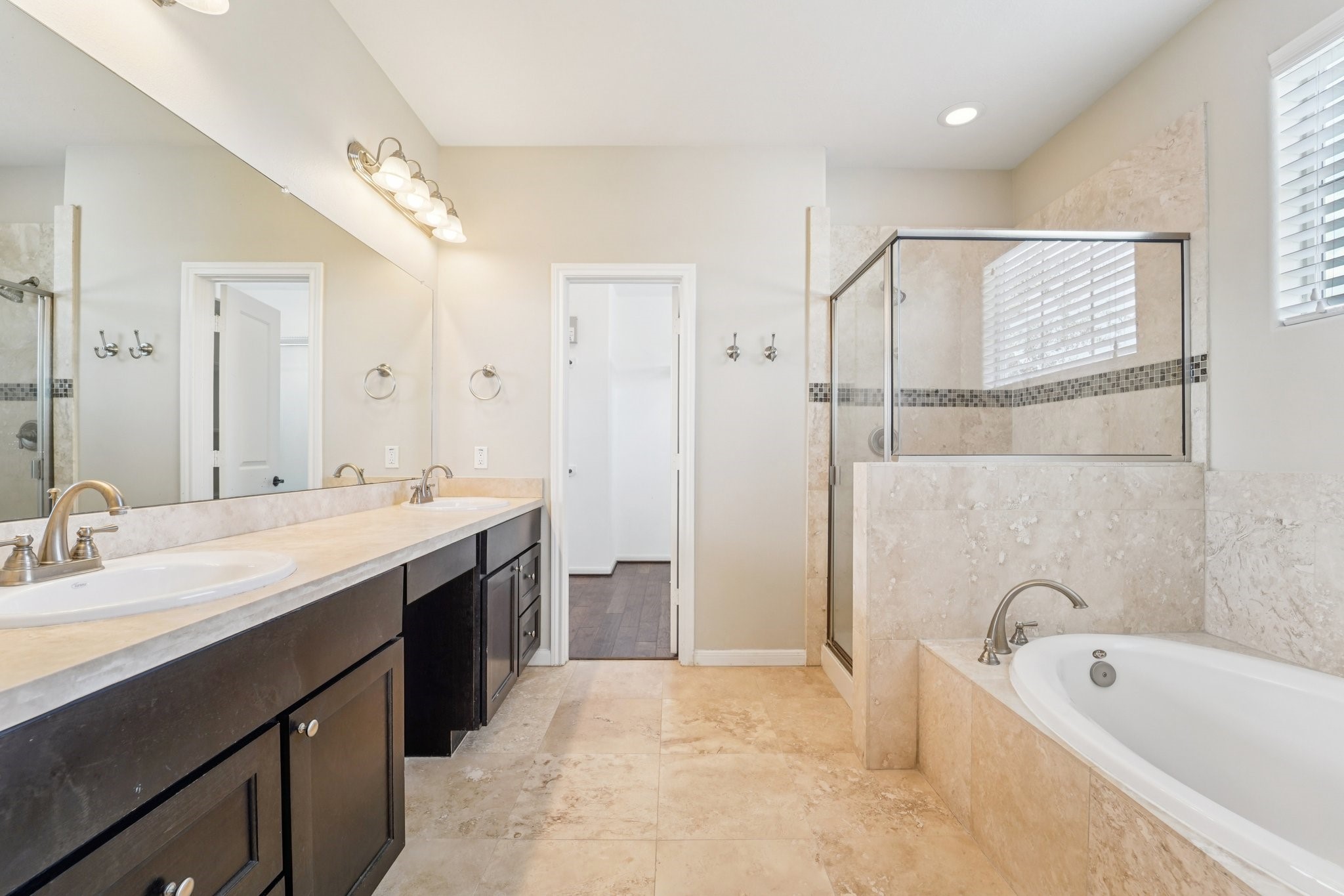 2421 Beall Street Property Photo 3