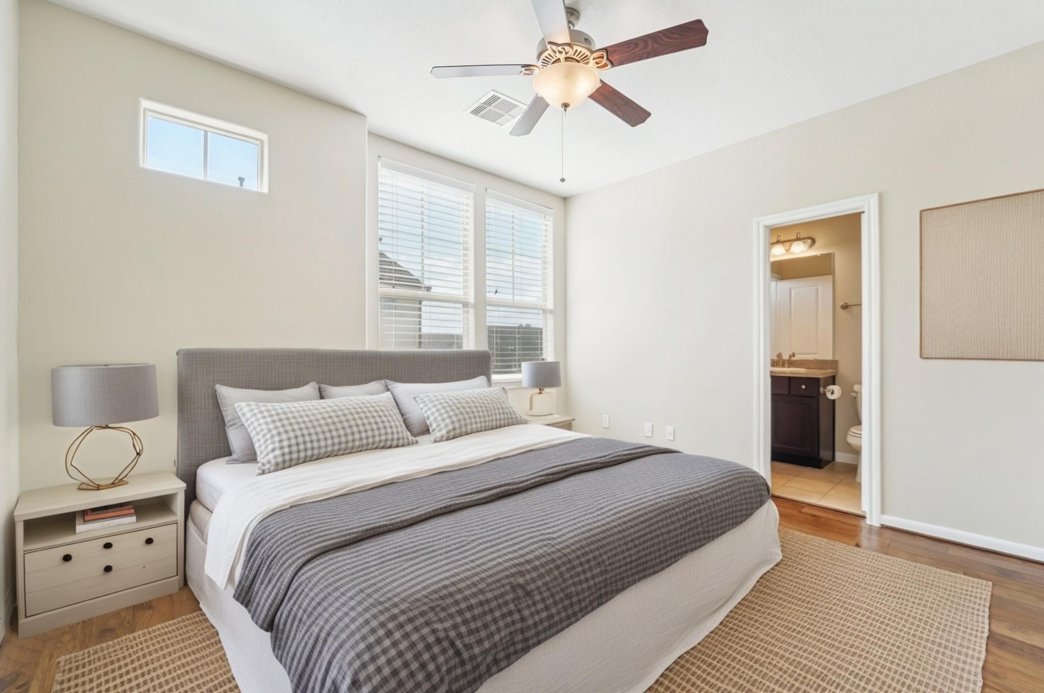 2421 Beall Street Property Photo 7