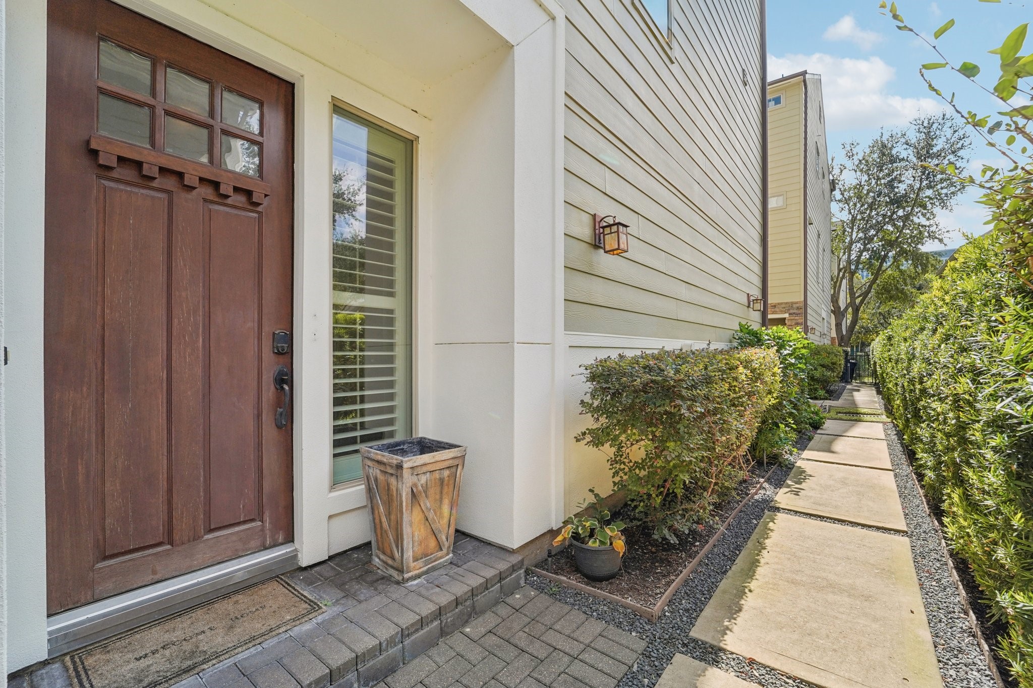 2421 Beall Street Property Photo 8