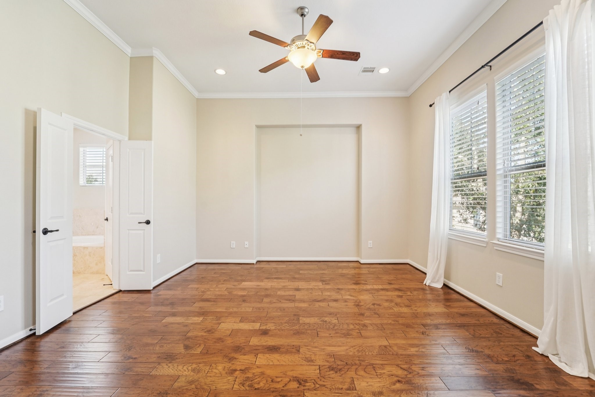 2421 Beall Street Property Photo 22