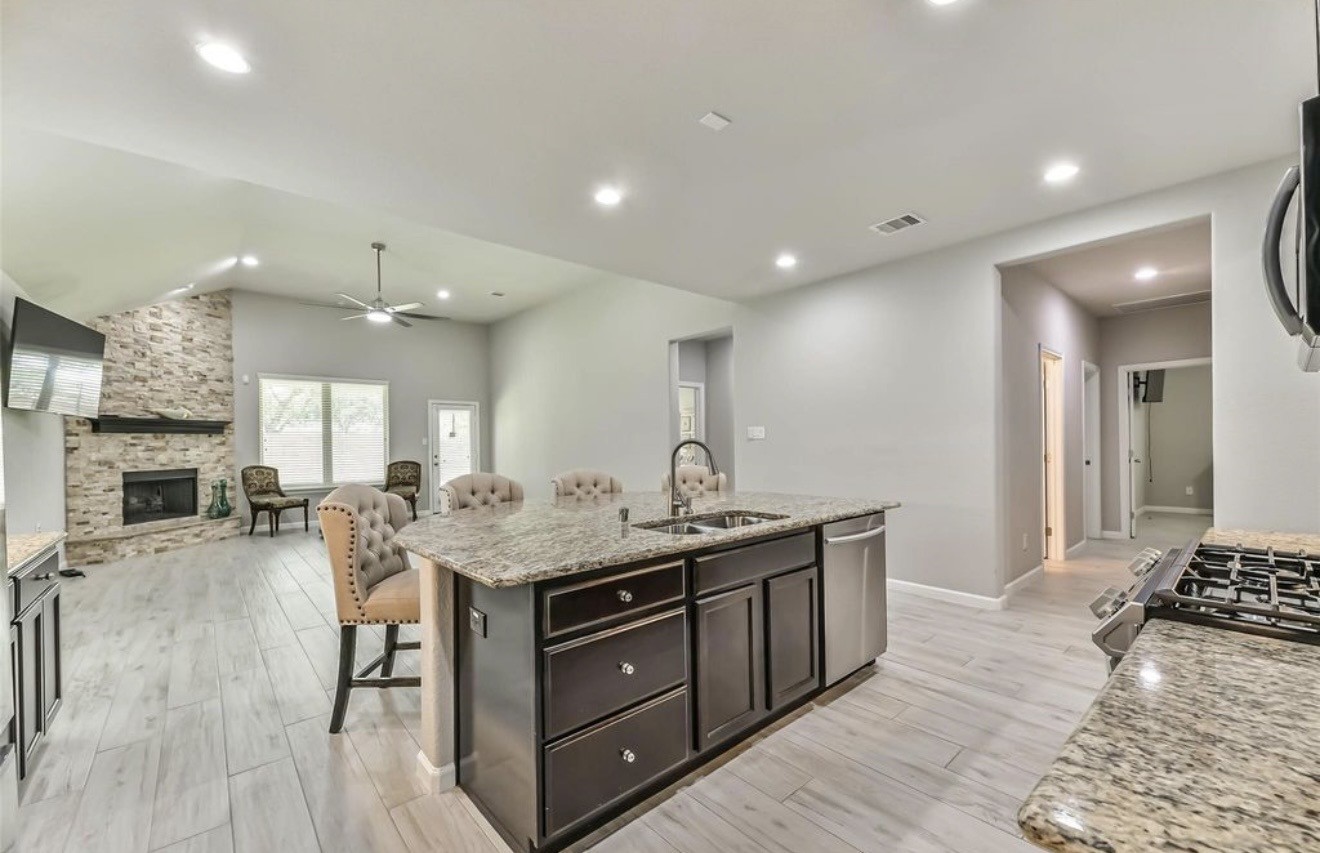 2982 Austin Breeze Lane Property Photo 4