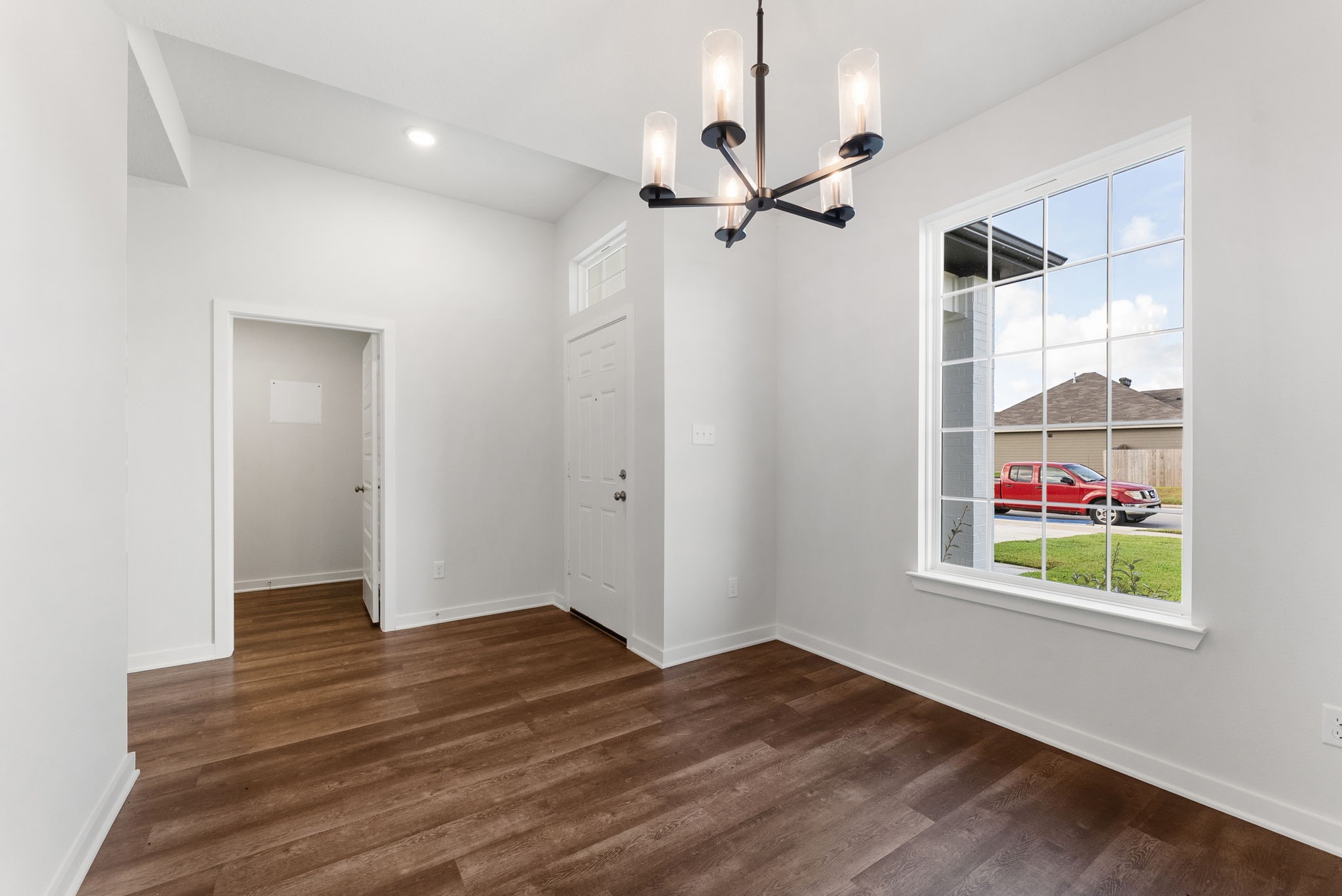 193 New Dawn Trail Property Photo 8