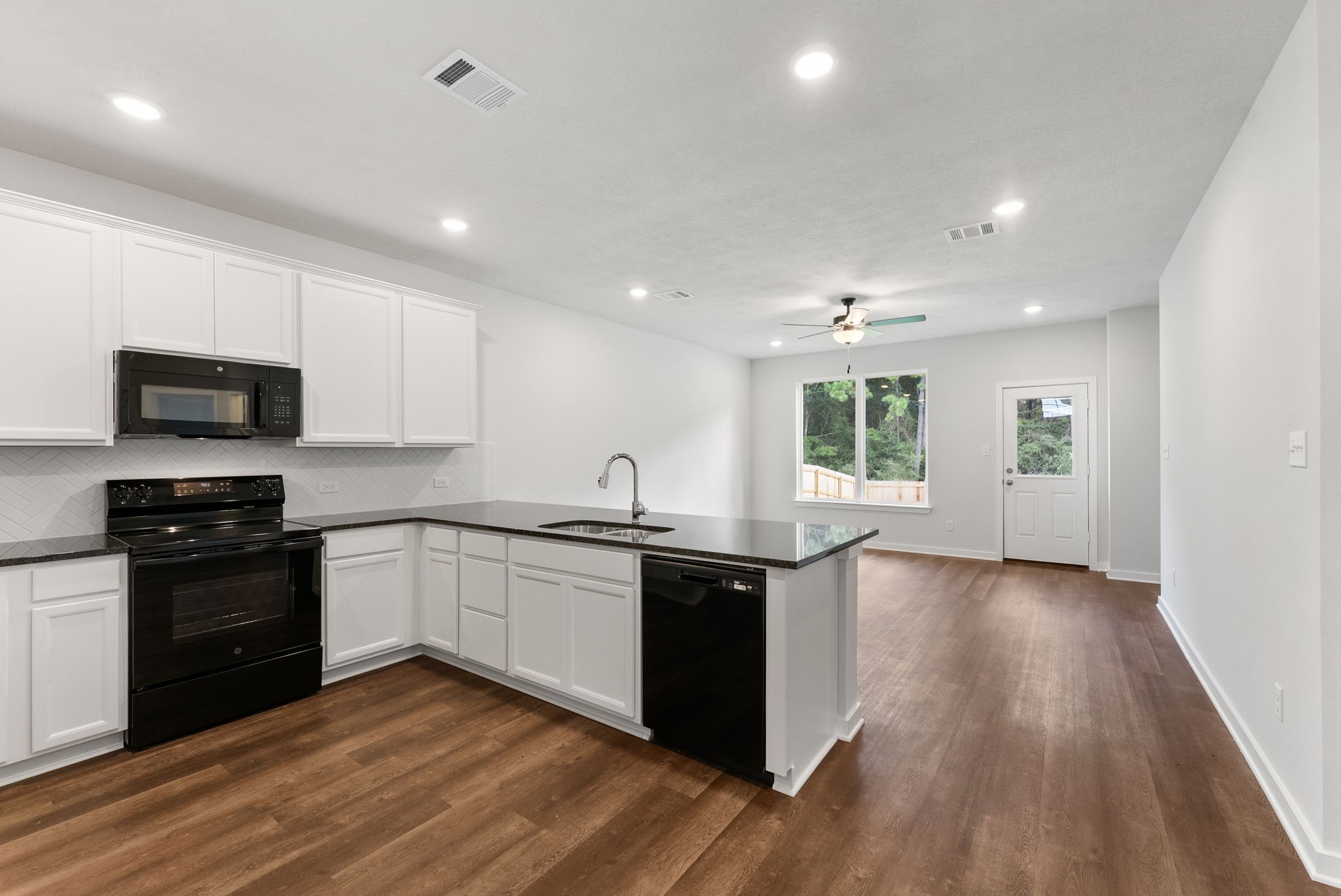 193 New Dawn Trail Property Photo 10