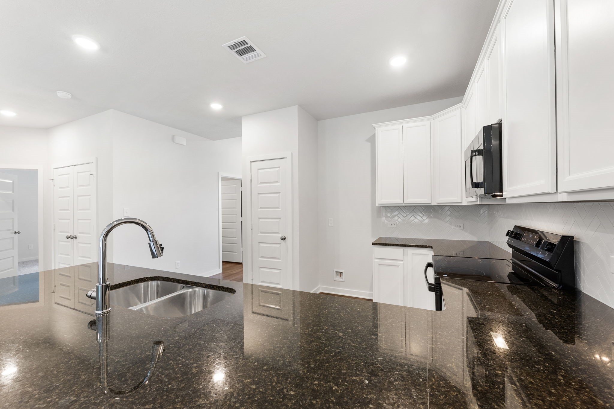 193 New Dawn Trail Property Photo 14