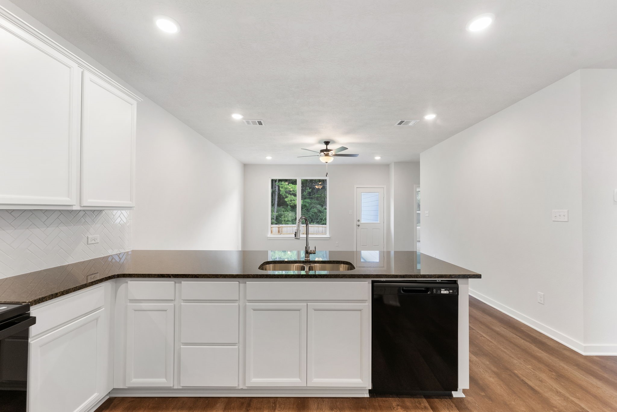 193 New Dawn Trail Property Photo 16