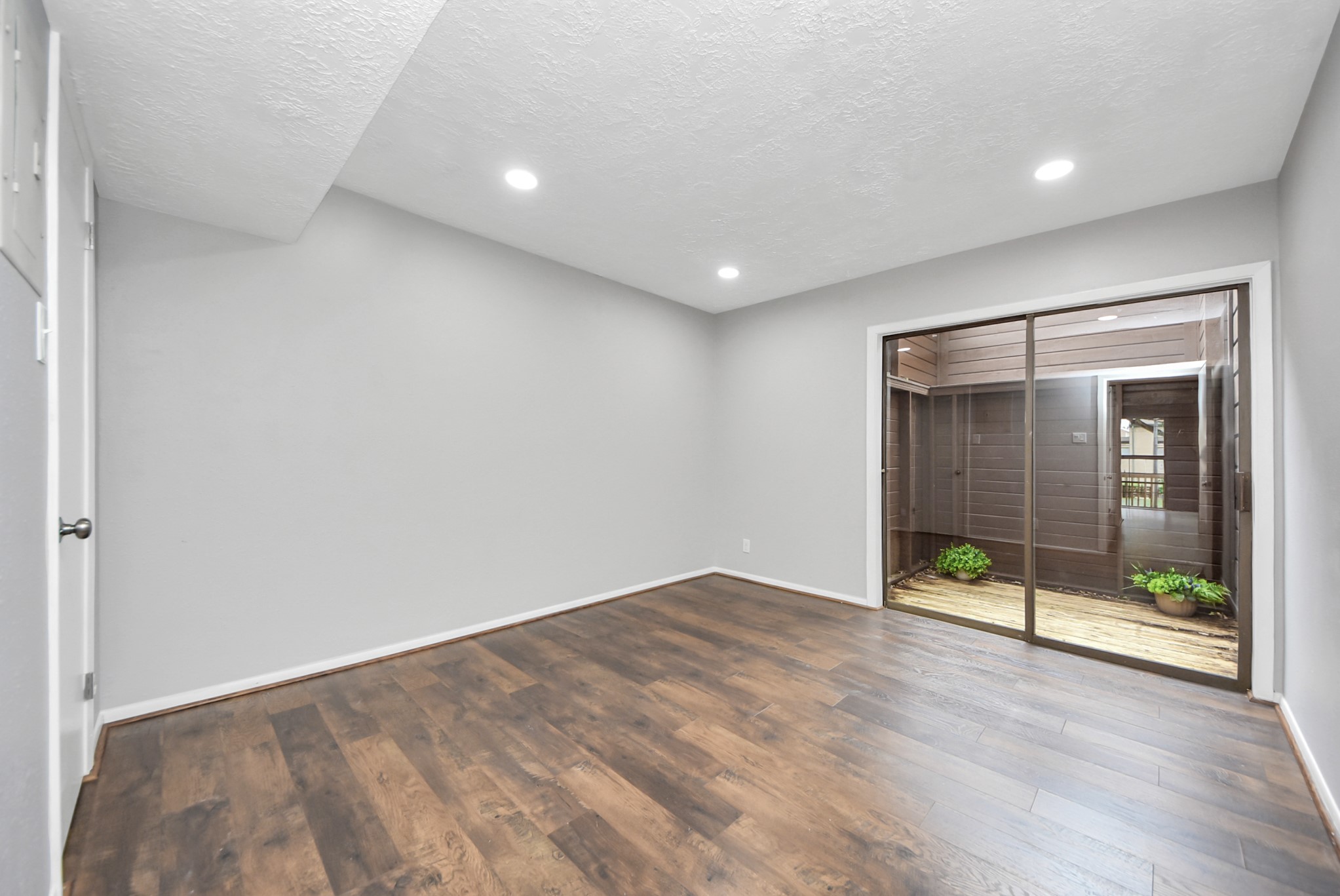 651 Davis Road Property Photo 31