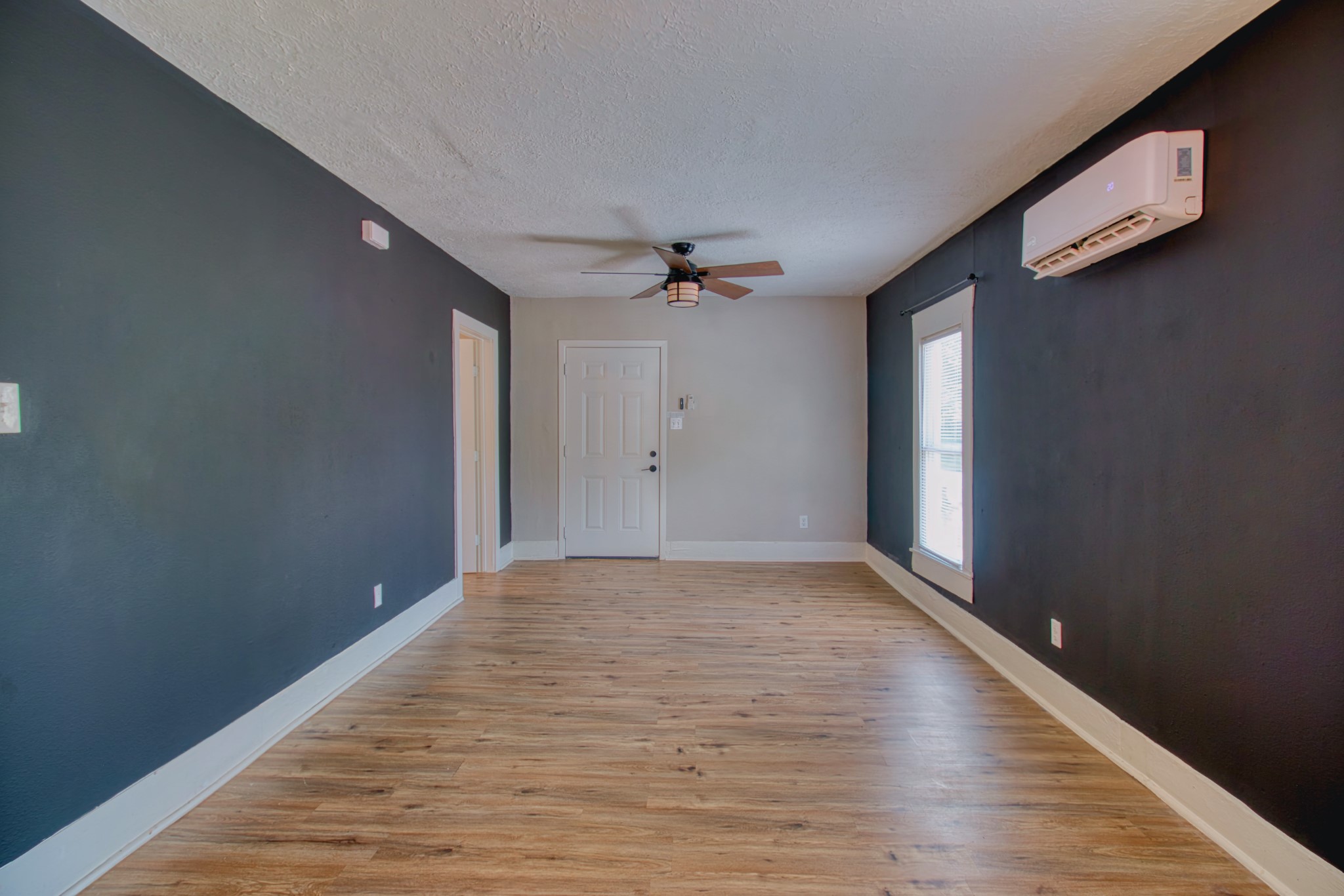 3201 Adelia Street Property Photo 6