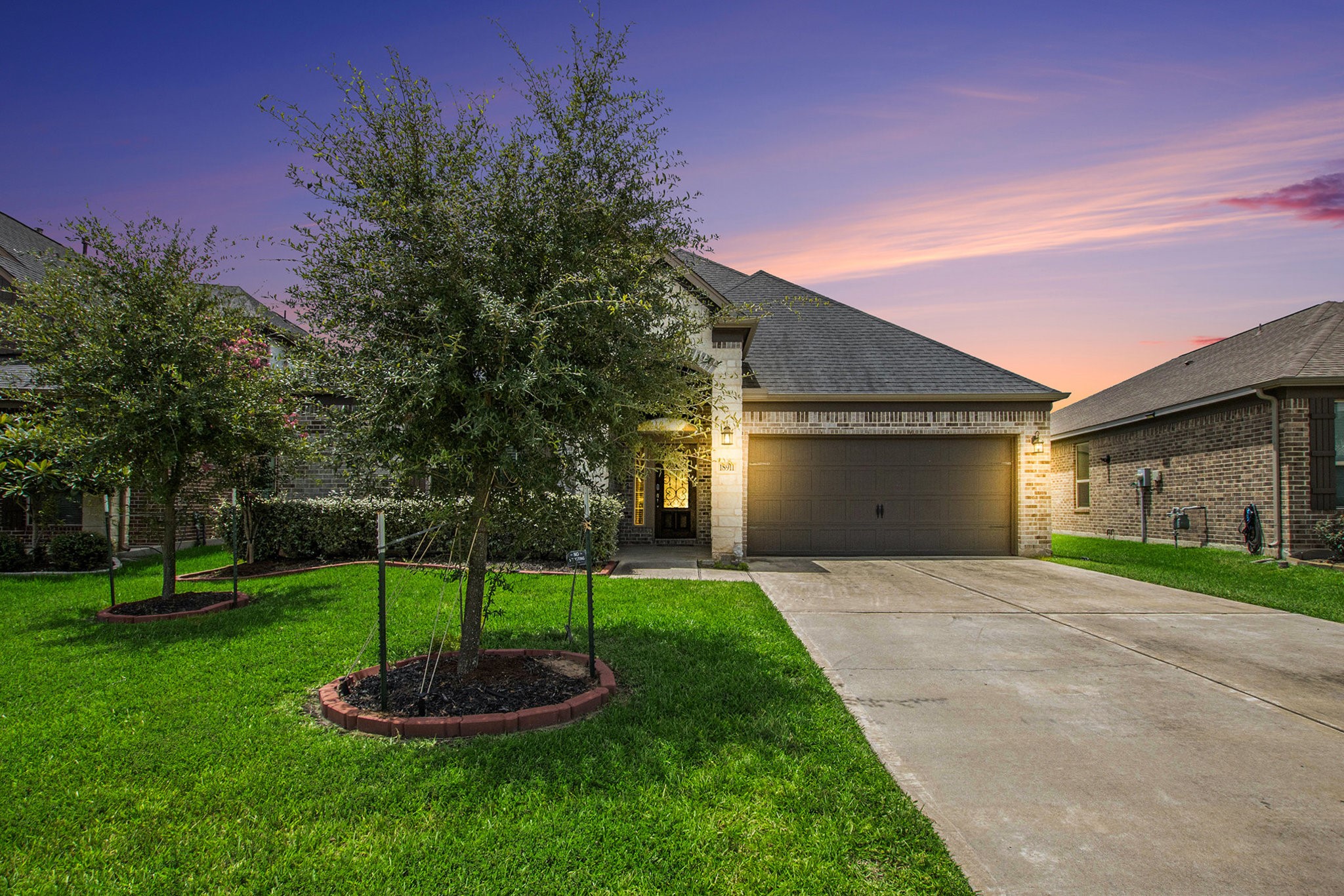 18911 Cypress Bay Drive Property Photo 3