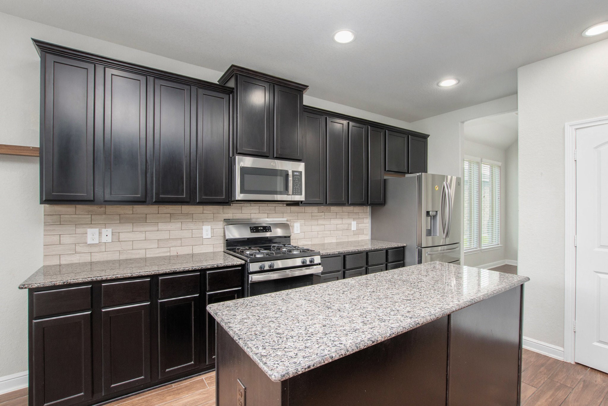 18911 Cypress Bay Drive Property Photo 9