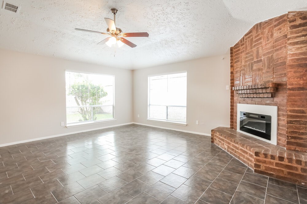 3915 Vineyard Drive Property Photo 4