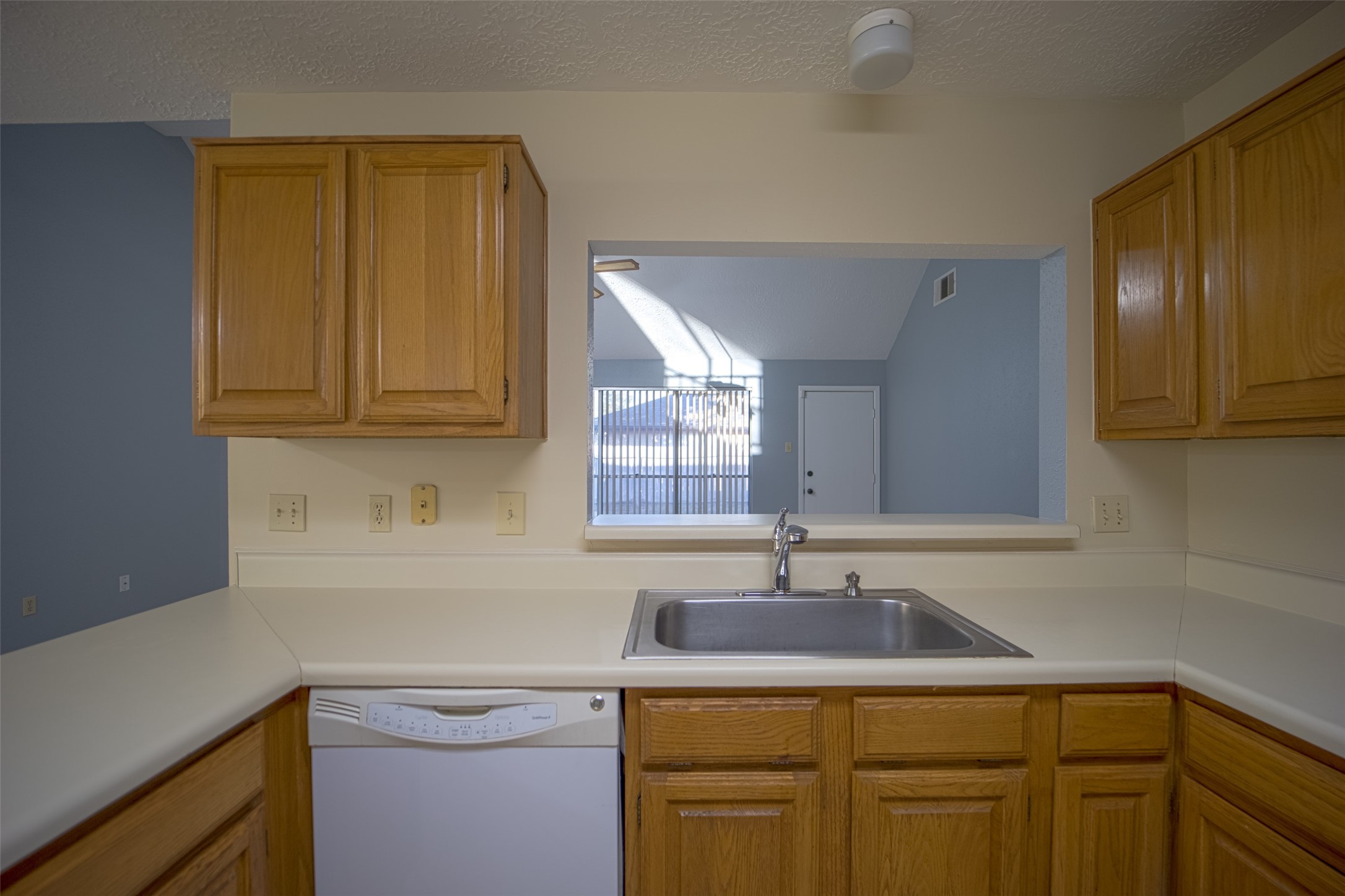 2111 Landcircle Court Property Photo 4