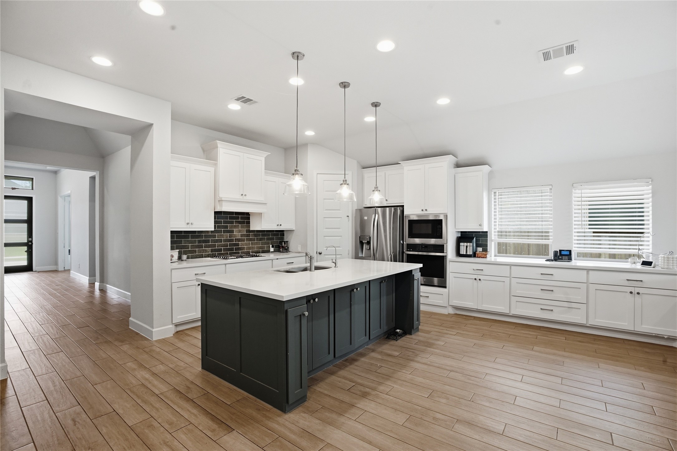 10022 Starry Night Lane Property Photo 2