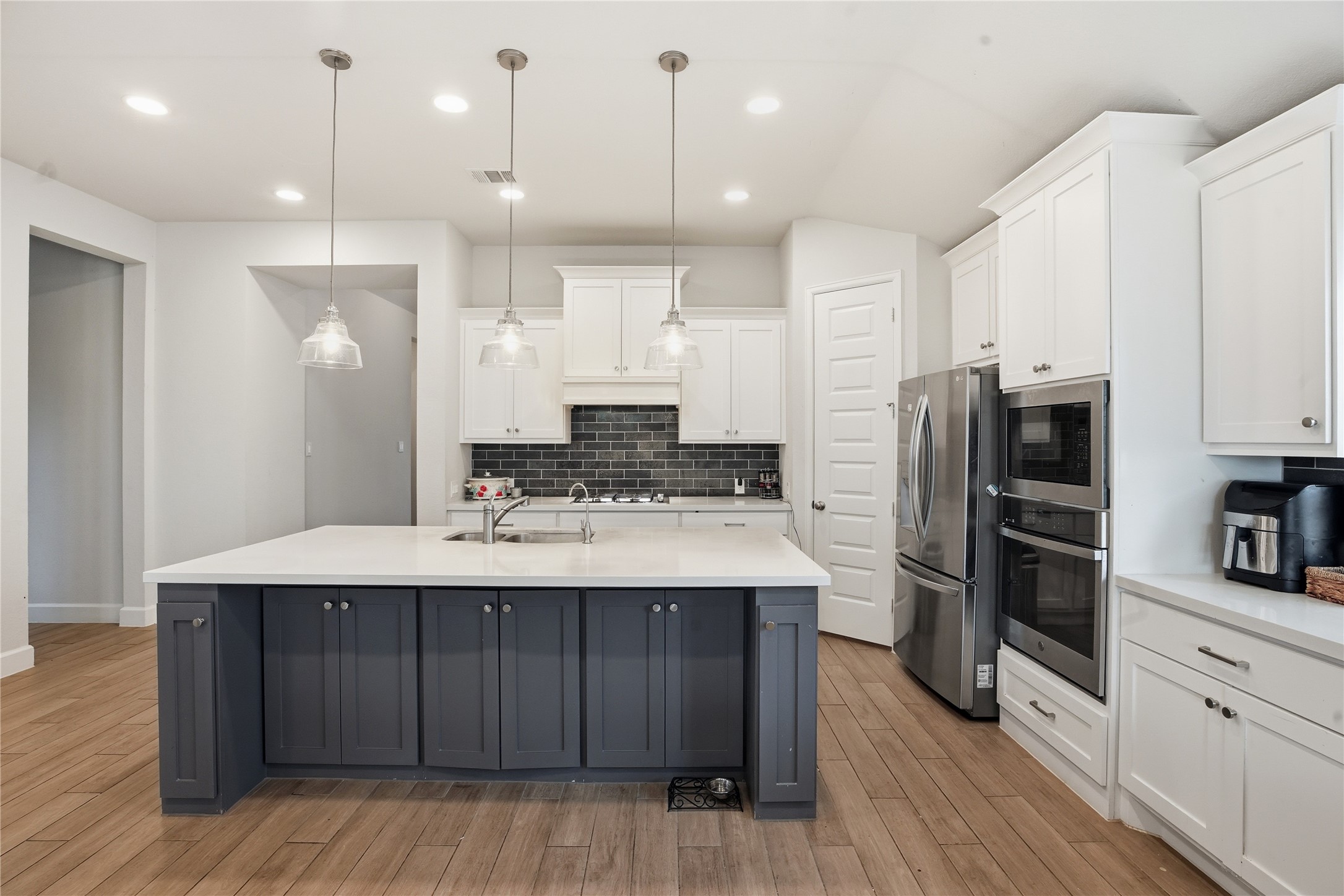 10022 Starry Night Lane Property Photo 4