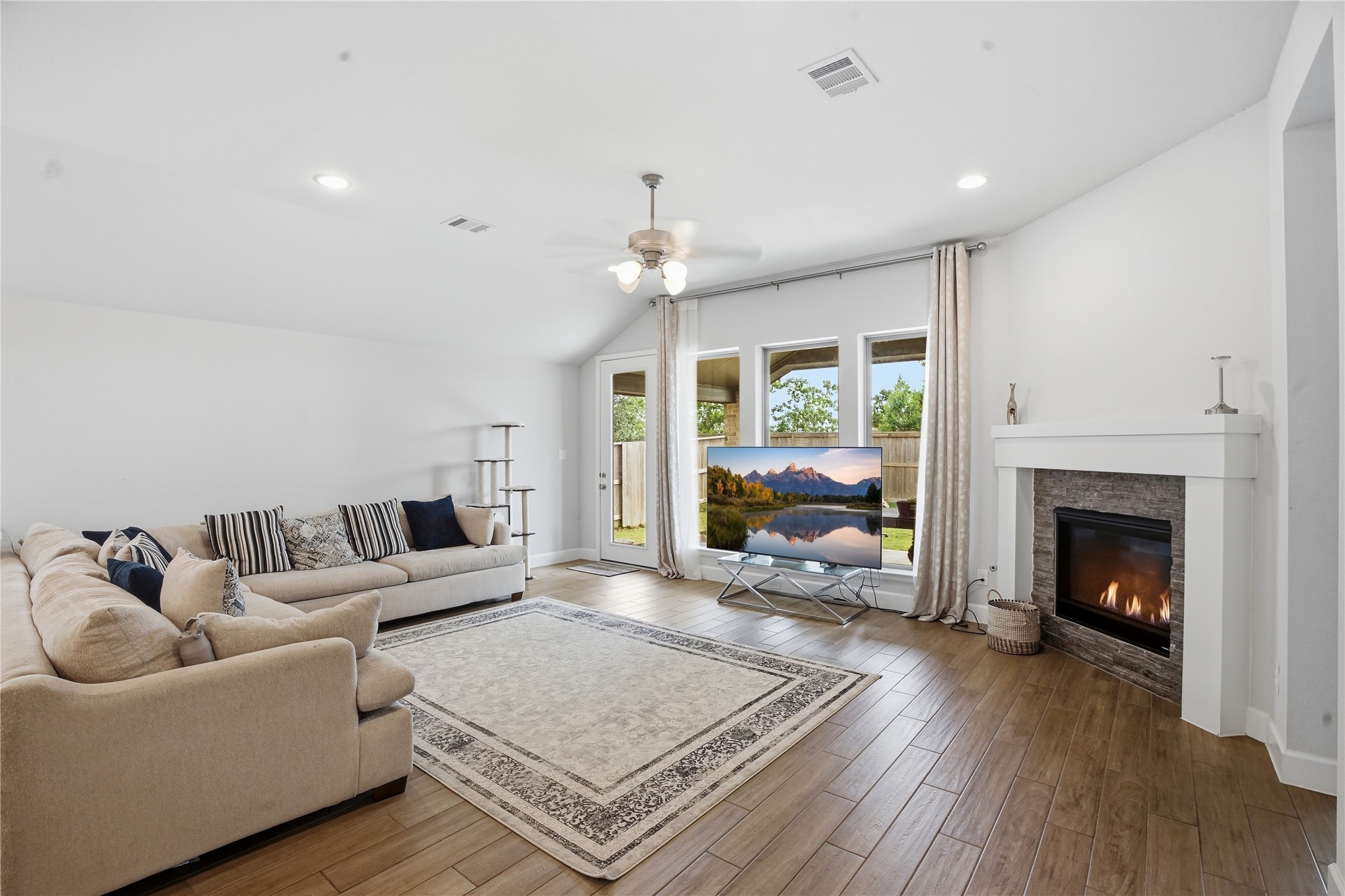 10022 Starry Night Lane Property Photo 5