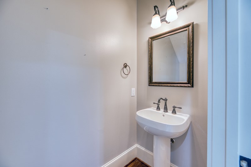 426 W 25th Street Property Photo 20