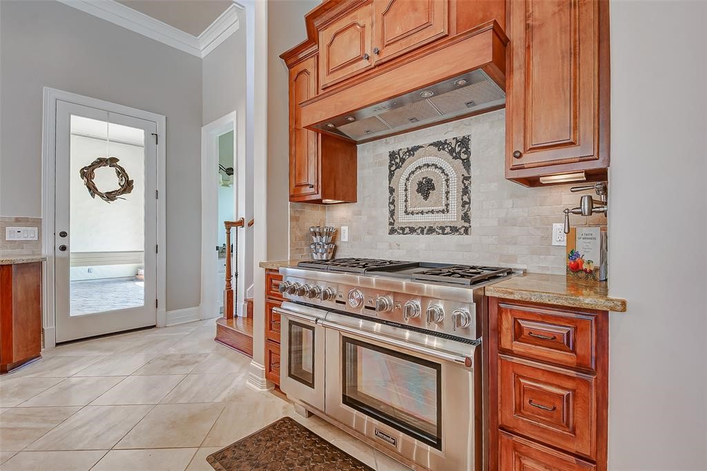 33202 W Haddon Court Property Photo 15