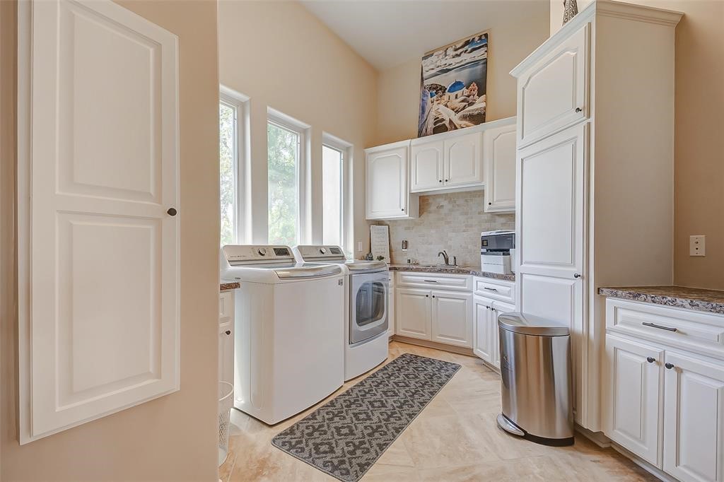 33202 W Haddon Court Property Photo 17