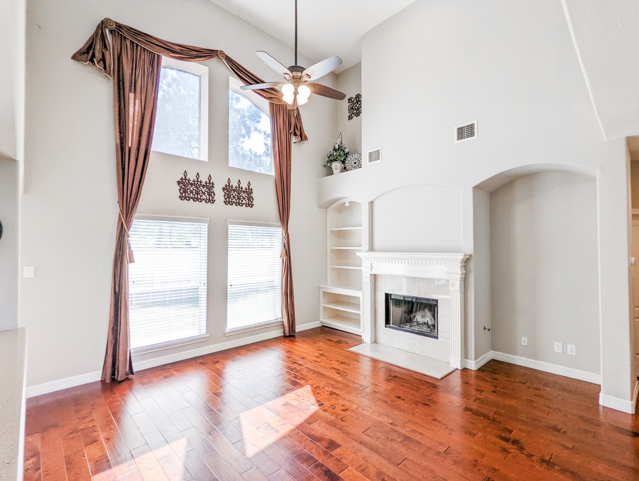 23727 Hackberry Drive Property Photo 4