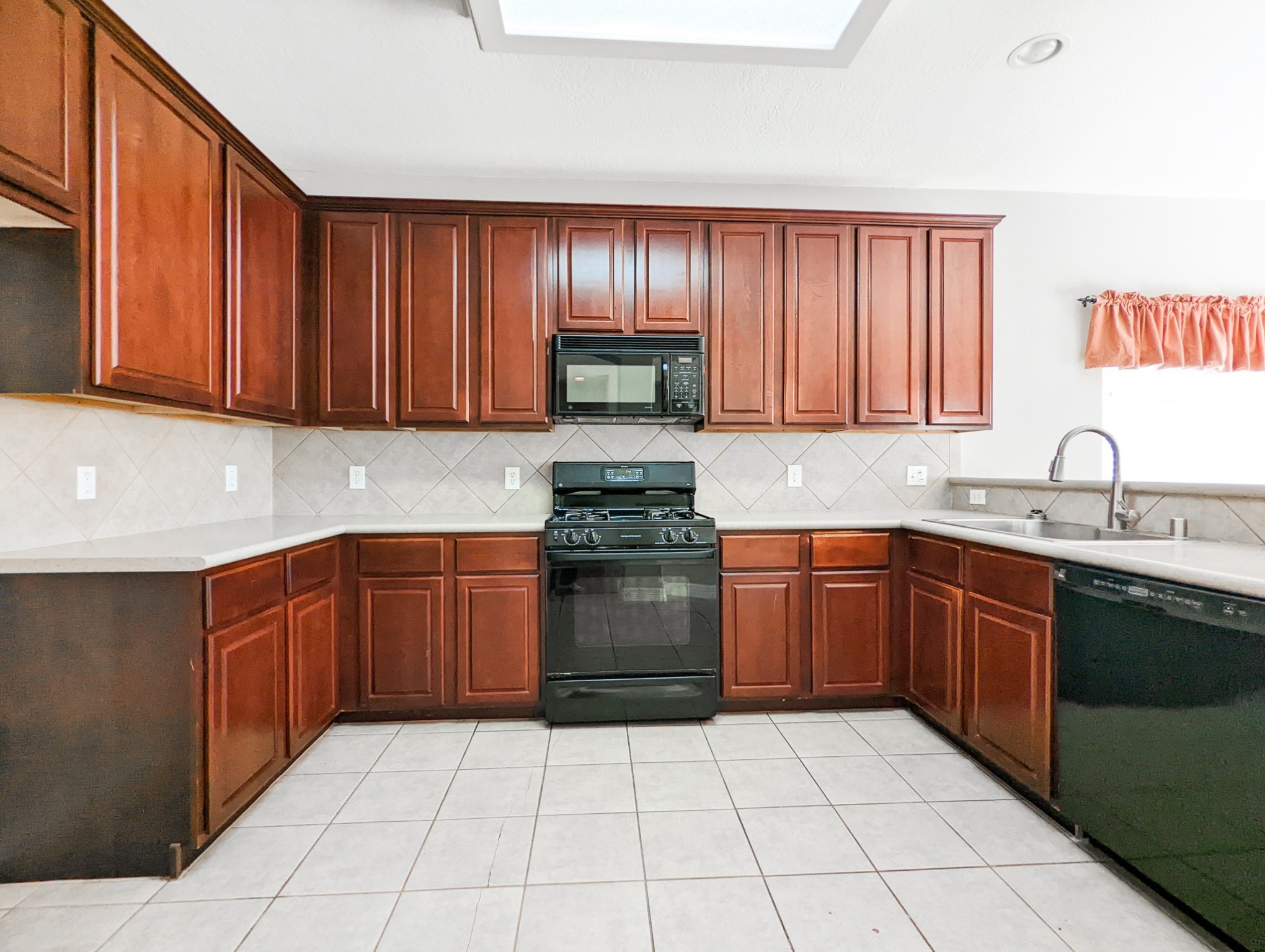 23727 Hackberry Drive Property Photo 6